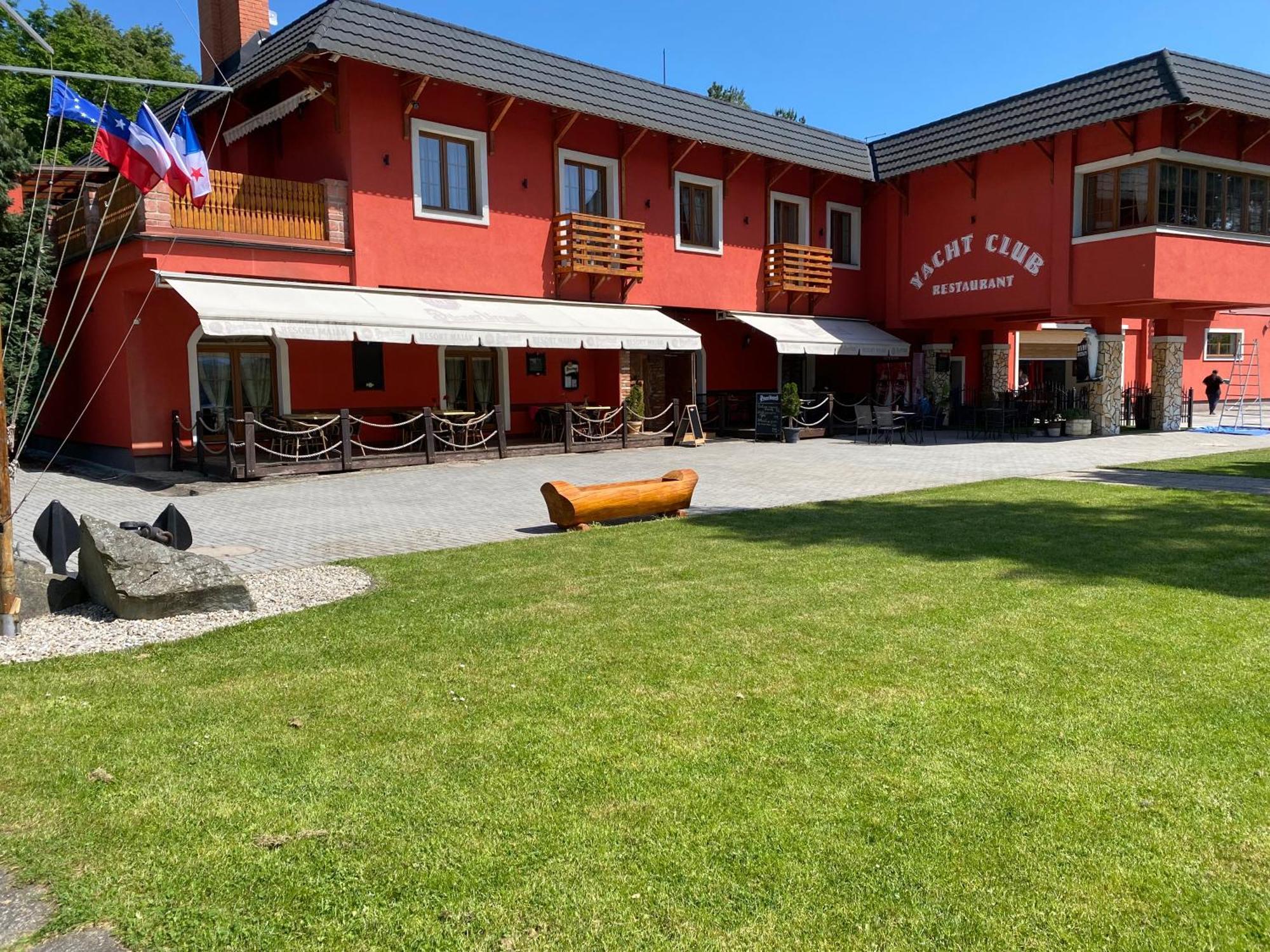 Apartman Majak U Zermanicke Prehrady Pitrov Esterno foto